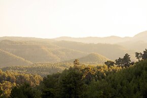 Izz Getaway – Adults Only