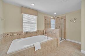 Perfect for Families! Comfortable Villa With Private Pool Area, Close 