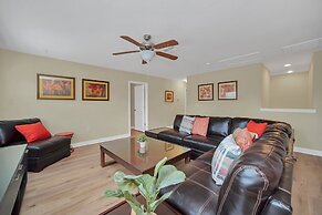 Perfect for Families! Comfortable Villa With Private Pool Area, Close 