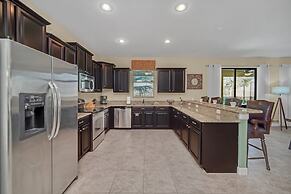 Perfect for Families! Comfortable Villa With Private Pool Area, Close 