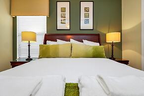 Perfect for Families! Comfortable Villa With Private Pool Area, Close 