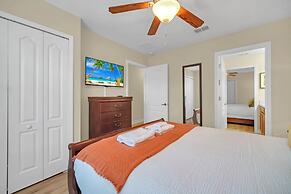 Perfect for Families! Comfortable Villa With Private Pool Area, Close 