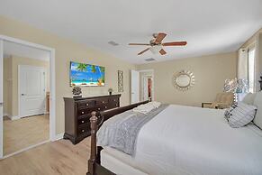 Perfect for Families! Comfortable Villa With Private Pool Area, Close 