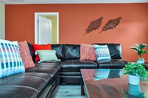 Perfect for Families! Comfortable Villa With Private Pool Area, Close 