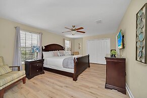 Perfect for Families! Comfortable Villa With Private Pool Area, Close 