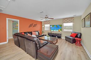 Perfect for Families! Comfortable Villa With Private Pool Area, Close 