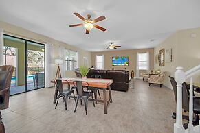 Perfect for Families! Comfortable Villa With Private Pool Area, Close 