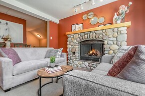 CENTRALLY Located 3-Br Home | TRUE Ski In/Out | FREE access to Pools &
