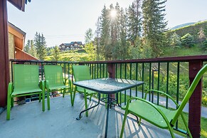 CENTRALLY Located 3-Br Home | TRUE Ski In/Out | FREE access to Pools &