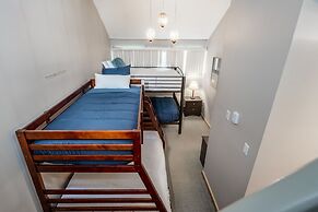 CENTRALLY Located 3-Br Home | TRUE Ski In/Out | FREE access to Pools &