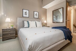 CENTRALLY Located 3-Br Home | TRUE Ski In/Out | FREE access to Pools &