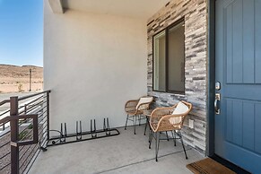 Chillin Out Maxin #96 by RedAwning