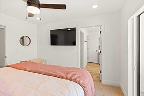 Chillin Out Maxin #96 by RedAwning