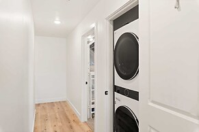 Chillin Out Maxin #96 by RedAwning