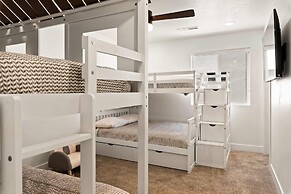 Chillin Out Maxin #96 by RedAwning