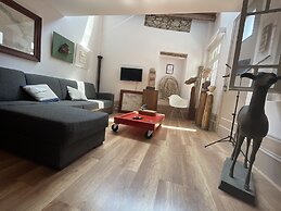 Piraeus House With Sea View and Free Parking