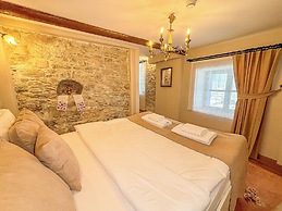 1870's Taş Konak Otel Üç Oda