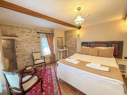 1870's Taş Konak Otel Üç Oda