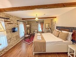 1870's Taş Konak Otel Üç Oda