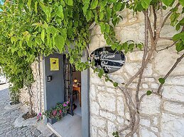 1870's Taş Konak Otel Üç Oda