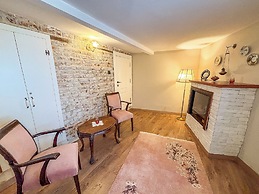 1870's Taş Konak Otel Üç Oda