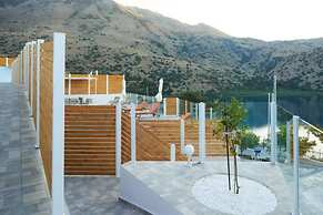 Gorgeous Lake Kournas Villa Brand New Private Pool