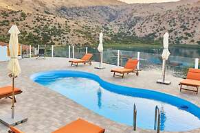 Gorgeous Lake Kournas Villa Brand New Private Pool