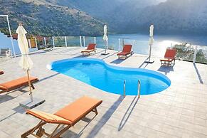 Stunning Lake Kournas Retreat 2 New Private Pool