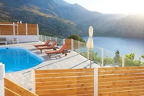 Stunning Lake Kournas Retreat 2 New Private Pool