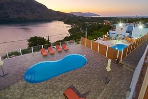 Stunning Lake Kournas Retreat 2 New Private Pool