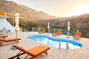 Stunning Lake Kournas Retreat 2 New Private Pool