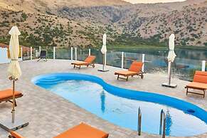 Stunning Lake Kournas Retreat 2 New Private Pool
