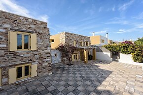 Aria Paros Residence