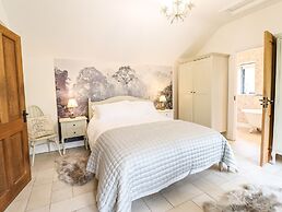 The Talkhouse Cottage