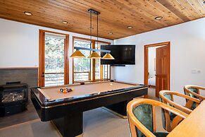 Creekside At Northstar 4 Bedroom Home by RedAwning