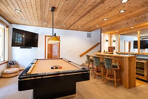 Creekside At Northstar 4 Bedroom Home by RedAwning