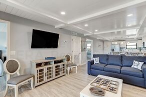 Fully Remodeled Condo with Atlantic Ocean View and Access to Private F