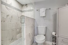 Fully Remodeled Condo with Atlantic Ocean View and Access to Private F