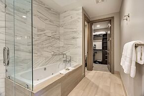 Gorgeous Five Bedroom Penthouse in the Heart of Park City 5 Apartment 
