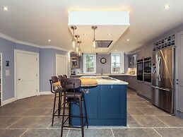 Vallis Oak Villa
