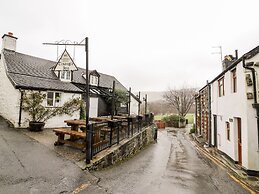 Triangle Inn Coachouse