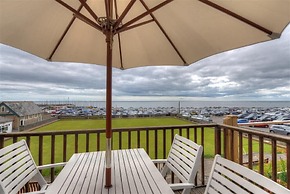 8 Bowling Green Chalets