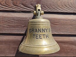 Granny's Teeth