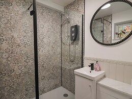 1 Bay View Court