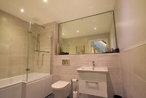 3 Grove Mews