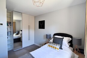 3 Grove Mews