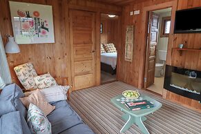 10 Pinewood Retreat