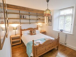 Coombe Street Cottage