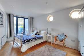 No. 2, 26 Broad Street