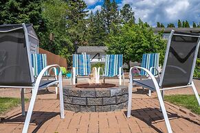 LUXURIOUS 5,500 sqft Home: 5 Br/5 Ba | PRIVATE Pool & Hot Tub | STEPS 